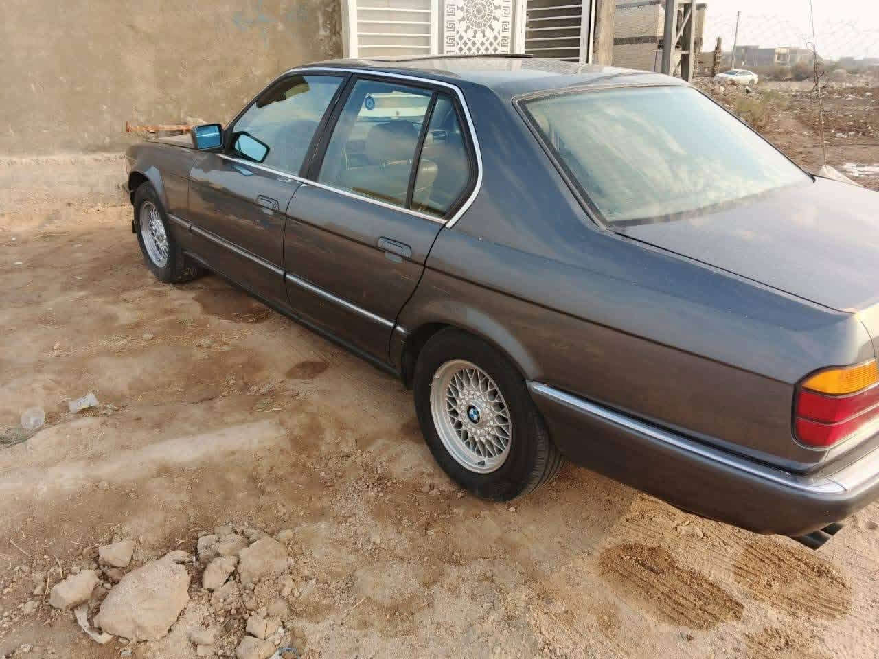 سلام عليكم للبيع Bmwمكفوله كير ومكينه موديل 90بلاديه على وضع الشركة ممكينه وكير  كفاله وتبريد كهربيات كله شغاله مصبوغه عام للجماليه سنتر لوك جام اربع كله شغاله كشنات شغاله كهرباء سلايت شغال ما بيه كل نقص مكاني بغداد السعر58بيه مجال ***********
