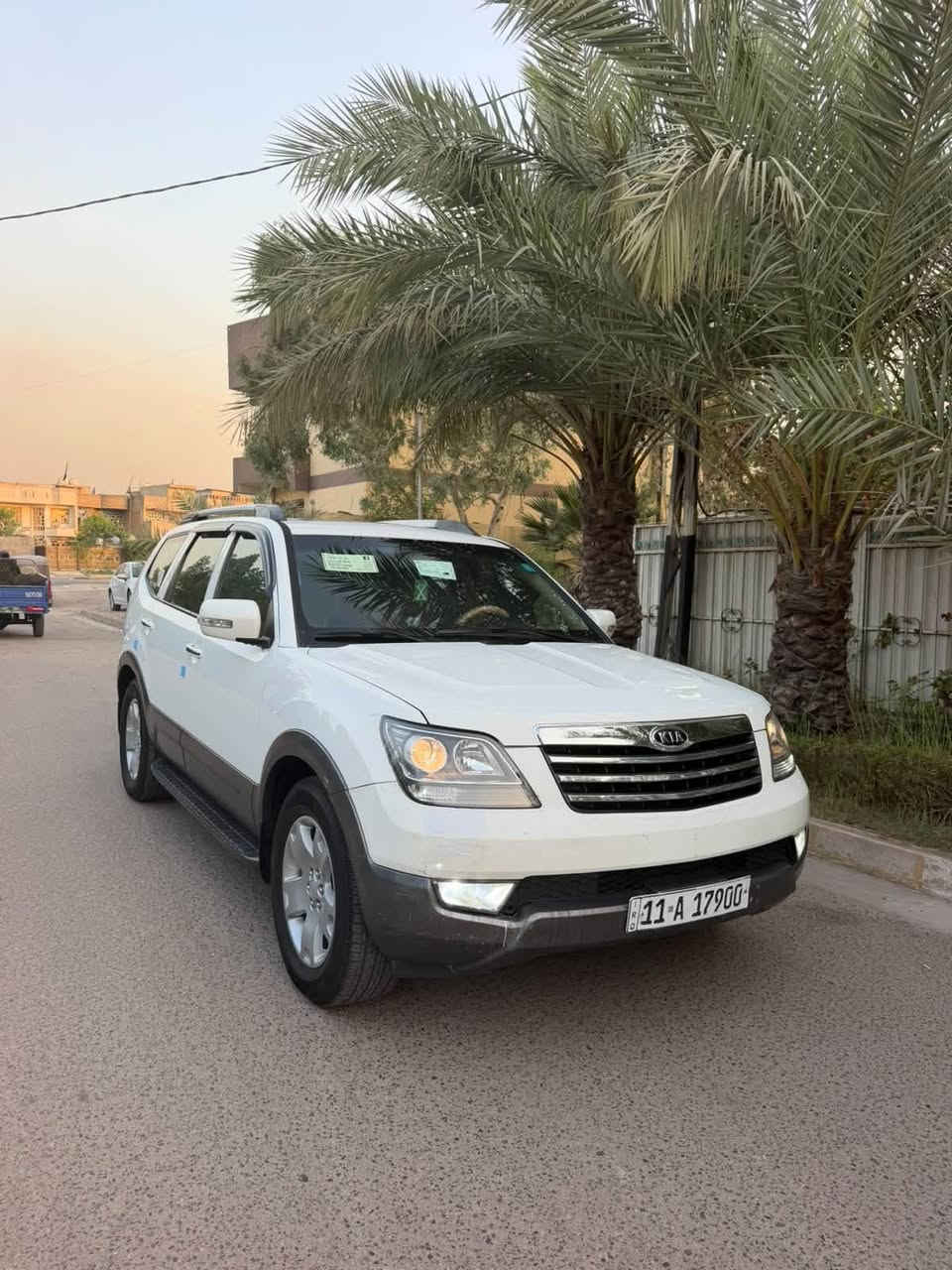 كيامهافي للبيع خليجي فول مواصفات 1/1  ماشيه 120 الف حقيقي ع فحص مكفوله السيارة بوضع الشركة موديل 2009 سيارة مكفولة من ضربه ومن صبغ موصفات سلايت بصمة تشغيل وابواب كراسي كهرباء وتدفئة وتبريد بلكشن وجلد خزن ميموري استيرن كهرباء فور ويل دمام صوت كامره مري شفط تبريد بيانو 3 قطع لدات داخل صاج 7 راكب  وبعد هواي مواصفات تخم تاير جديد صدر امامي خلفي جديد السيارة جديدة بيه سونار سعر 109 ورقه مكان سيارة بغداد الرصافة رقمي ***********
