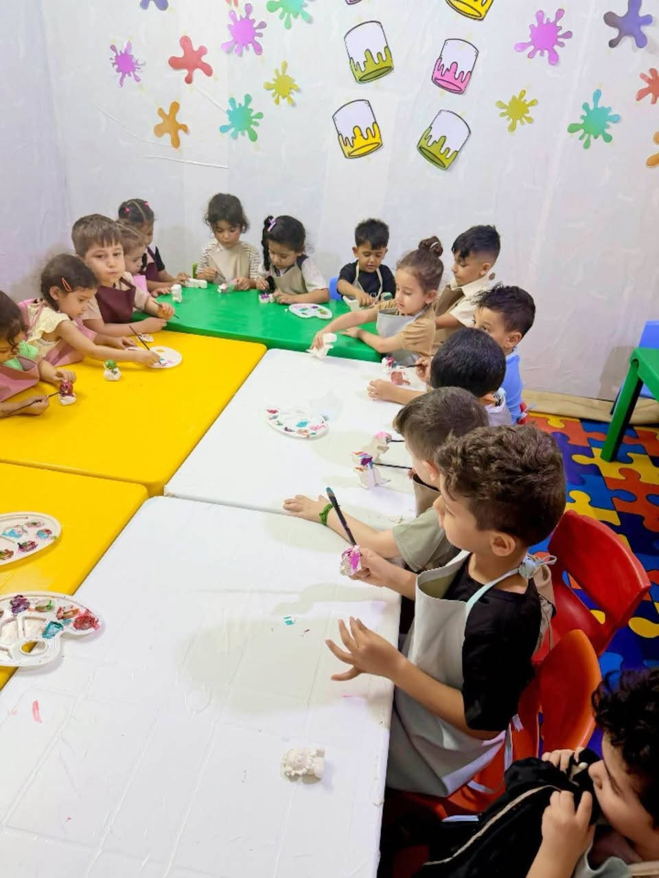 تعلن روضه وحضانه القبطان الصغير عن فتح باب التسجيل لأطفالنا الحلوين 

-تدريس منهج الاول الابتدائي (عربي انكليزي رياضيات علوم اسلاميه )لمرحلة التمهيدي  

برنامج ترفيهي تعليمي الاحرف والارقام العربي والانگليزي لجميع المراحل 
-محادثه باللغه الانكليزيه 
-السينما 🍿🍿
- السباحة 🏊🏽‍♂️🏊‍♂️🏊🏼‍♂️
-فن الرسم والاعمال اليدويه 🧋🎨🎨
- فن الاتكيت 🍴🍽🥄
- نشاطات حركيه 🏓⛹🏿🎳
- مسابقات وقصص📕📗
- نشاط الكراتيه🤺🥋
-نشاط. الباليه 🧚🏻‍♂️👯‍♀️
نستقبل الاطفال من عمر ٤اشهر الى عمر ٦ سنوات  ( تعليم ، ترفيه ، رعاية ، اهتمام  ، تطور مهارات ) 
أوقات الدوام تكون من الساعه (6:30صباحا إلى 1:00ظهرا ) دوام اضافي للساعة 3:00عصرا
خصم خاص للاخوه  👶🏻👧🏻
(جميع الدروس تقدم عن طريق اسلوب التعليم الحديث وليست وسائل التدريس التقليديه )
ملاحظه:
 تعقيم مرتين في اليوم لغرض السلامة ، نظام تعفير للروضه ، جهاز فحص الكتروني لحرارة الاطفال  
واجب علينا ان نقدم لكم كل ماهو جديد ومميز 😍😍
تتوفر لدينا خطوط لنقل الطلاب 🌹🌹
العنوان: بغداد -الشعب - شارع الاسواق المركزيه/ الشارع المقابل كليه الامام الكاظم الجامعه/بعد الاستداره مباشرتاً / وبعدها اول فرع على اليمين
للاستفسار مراسله واتساب او الاتصال على الرقم  : 
‏***********
