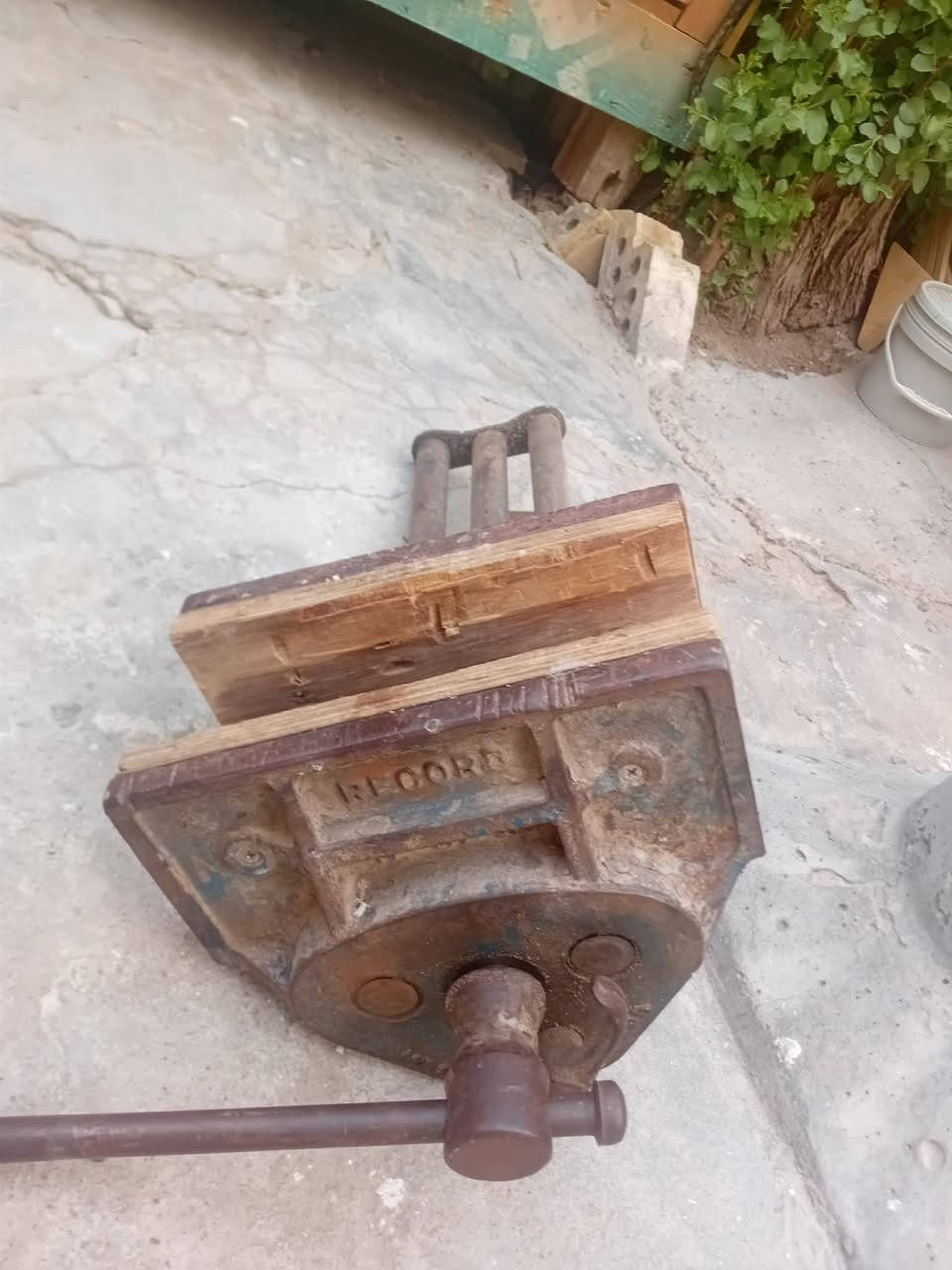 السلام عليكم
غراض نجاره كمربيسر ومنكنه وكتر للبيع مكانهم ابغداد لمعرفة السعر الاتصال على الرقم ***********
