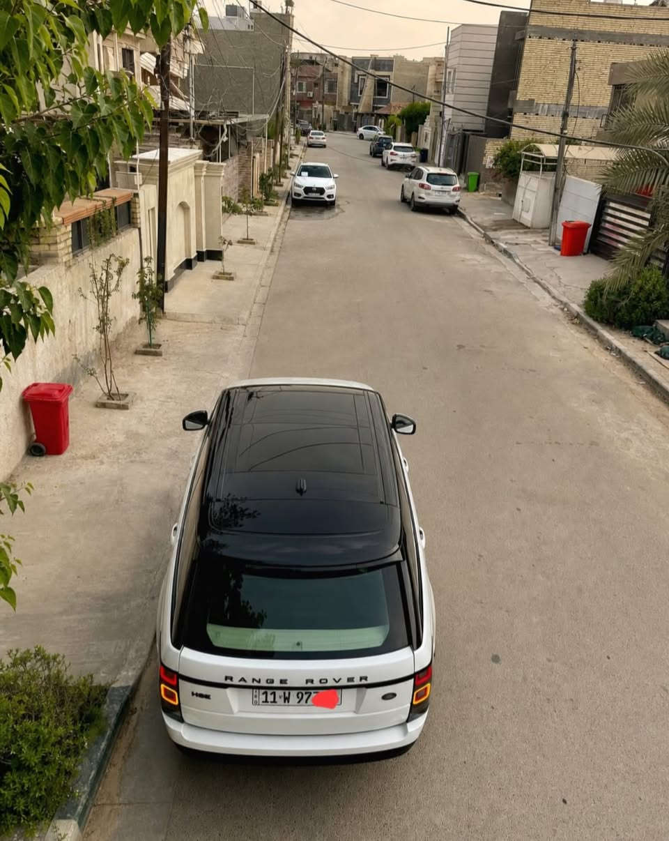 لــلــبــيــع رانــج بـريـطـانـي 
8 سلندر تنفس طبيعي المرغوب
   بيع  ورقة فقط  خالية من اي عطل كيلو متر 
*146 الف كيلو فقط روفر اعـلـى فـئـة موصفات خـلـيـجـي* مـكـفـولـة مـن كـلـشـي عدا بارد بسيطة في اجزاء من السيارة
  8 سـلـنـدر تنفس طبيعي يعني تشتغل بانزين عادي  ترهم مراوس . تـونـس بالموصفات 
1 . كامرات 🎥
 2 . مثبت سرعة . 
 3ثلاجة حساسات . 
4رادرات . 
5كير ماوس شفط .
 5الابواب شــفــط 
 6بنوراما كامل . 
7انظمة قيادة .
 8 المقاعد كهرباء  مـع تـبـريـد وتدفئة 
9مقاعد  اسـتـيـرن كـهـربـاء وتـدفـة وتبريد لمانع التعرق
 اليدين 
10 دوسة رجل متحركة .
11 . مسجل سيدي دي فدي كار بلي يعني تنسى العالم الخارجي . 
12 . دخول ذكي . 
انارة محيطية اكثر من 10 الوان داخلية .
وكلاة سردار.
 *بأسمي الـعـنـوان بـغـداد*

رانج اوتو بايكراف سوبر جارج 
التواصل خاص فقط .***********
علمن مامتواجد علا مواقع التواصل فقط اتصل
