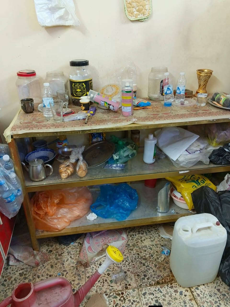 مواد للبيع بسعر مناسب تصفيه مكان العنوان كربلاء سيف سعد مقابل المرور ***********
