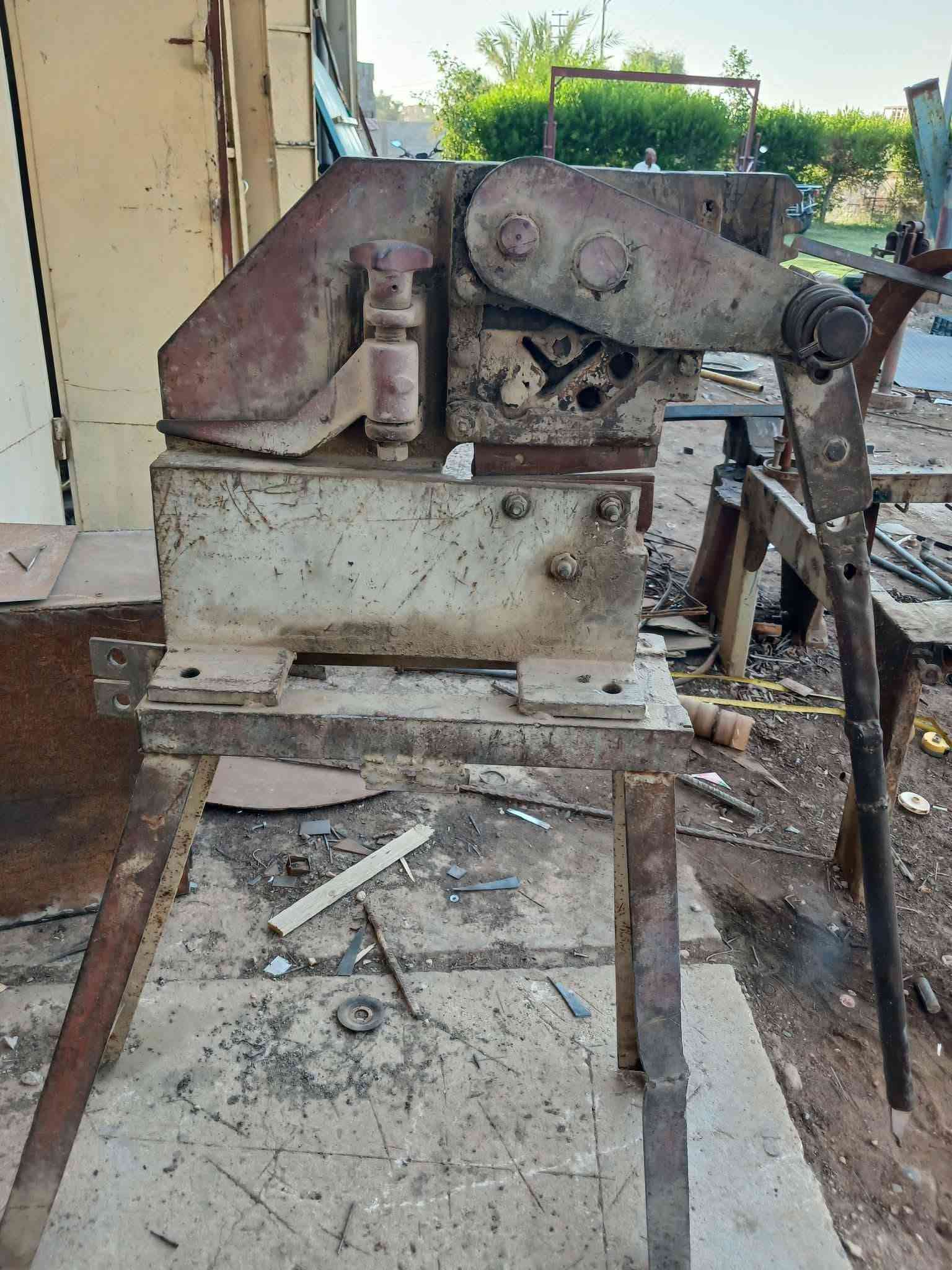 غراض المحل حداده كامل للبيع
تريد غراض اي شيء تريده بسعر مناسب جدأ توصيل مجاني
 ***********
مكاني تلعفر سراي
