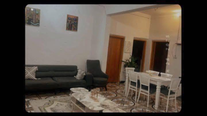 دار سكن طابو زراعي في ( حي زليزل )
خلف بيت ( جودة كويچو ) ( ٥ فرع )
مساحة ٢٨٠ م - بناء بلوك - عكادة - ماء - كهرباء
( شارع بعرض ٨ م ) - ( ٢ غرف نوم )
( معاملة في التطويب ) - ( بناء بحالة ممتازة )

للاستفسار مراجعة مكتب غازي للعقار     
واسط - الزبيدية - قرب أفران المائدة   ***********   
***********

