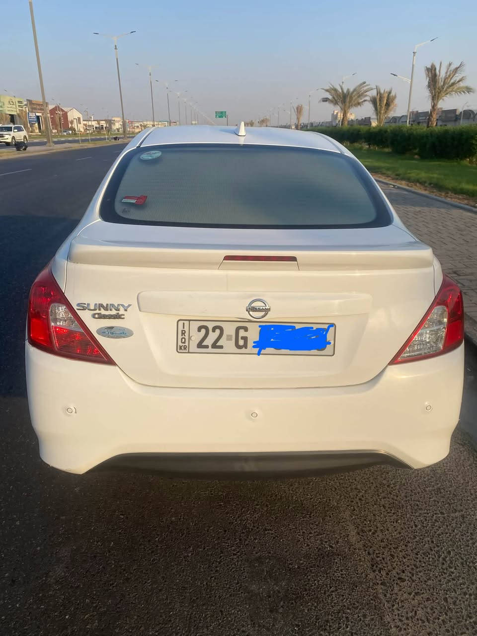 السلام وعليكم نيسان سني هندي ام البليته الزركَه سياره كفاله من الضربه والصبغ والتبدل بس بيه رصعه بالباب صغيره السياره 4 ويل كب تبريد امامي خلفي جام اربعه كهربائي السياره ماشيه 66 السعر 122 وبيه مجال العنوان البصره 
للاستفسار هاتف ***********
