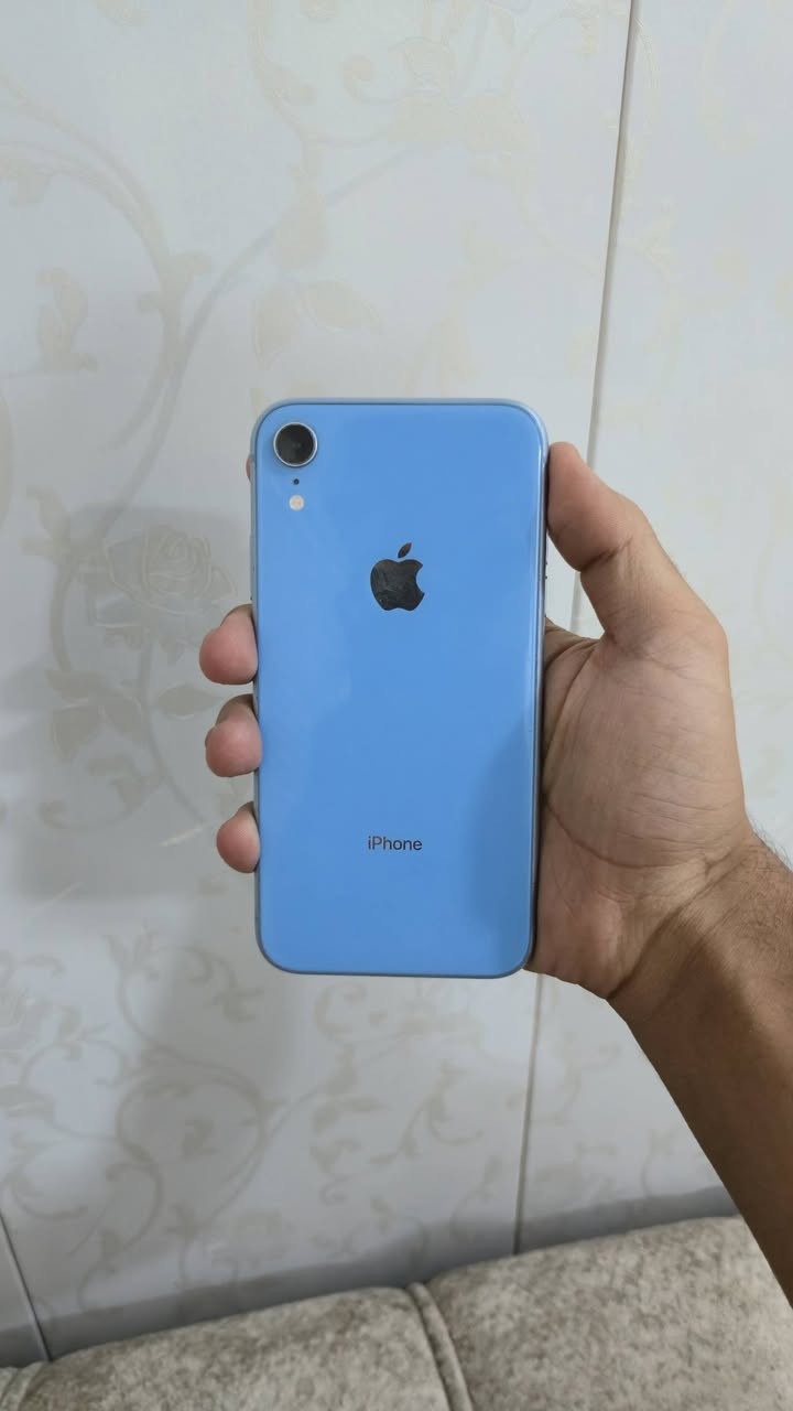 سلام عليكم
ايفون XR 
ذاكرة 64
بطارية 74

بس الفيس ايدي مايشتغل
الجهاز نظيف سيمكارت كاميرات تصفح وايفاي كله شغال 
السعر ١٢٠ وبي مجال بسيط

***********
بغداد البياع الشرطة الخامسة
