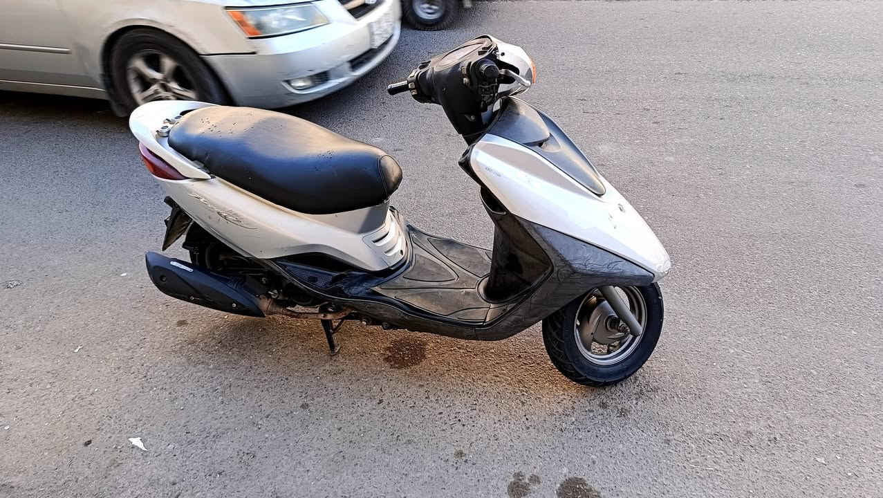 سلام عليكم
دراجه بريز نوزل حديث الدراجه رمبه  فول نضافه 
مكينه ما مفتوحه جديده  شلعته تشك الكاع 
زوج تايرات جددد  كهربئيات كله شغاله 
مكاني بغداد الحريه لاولى 
***********
