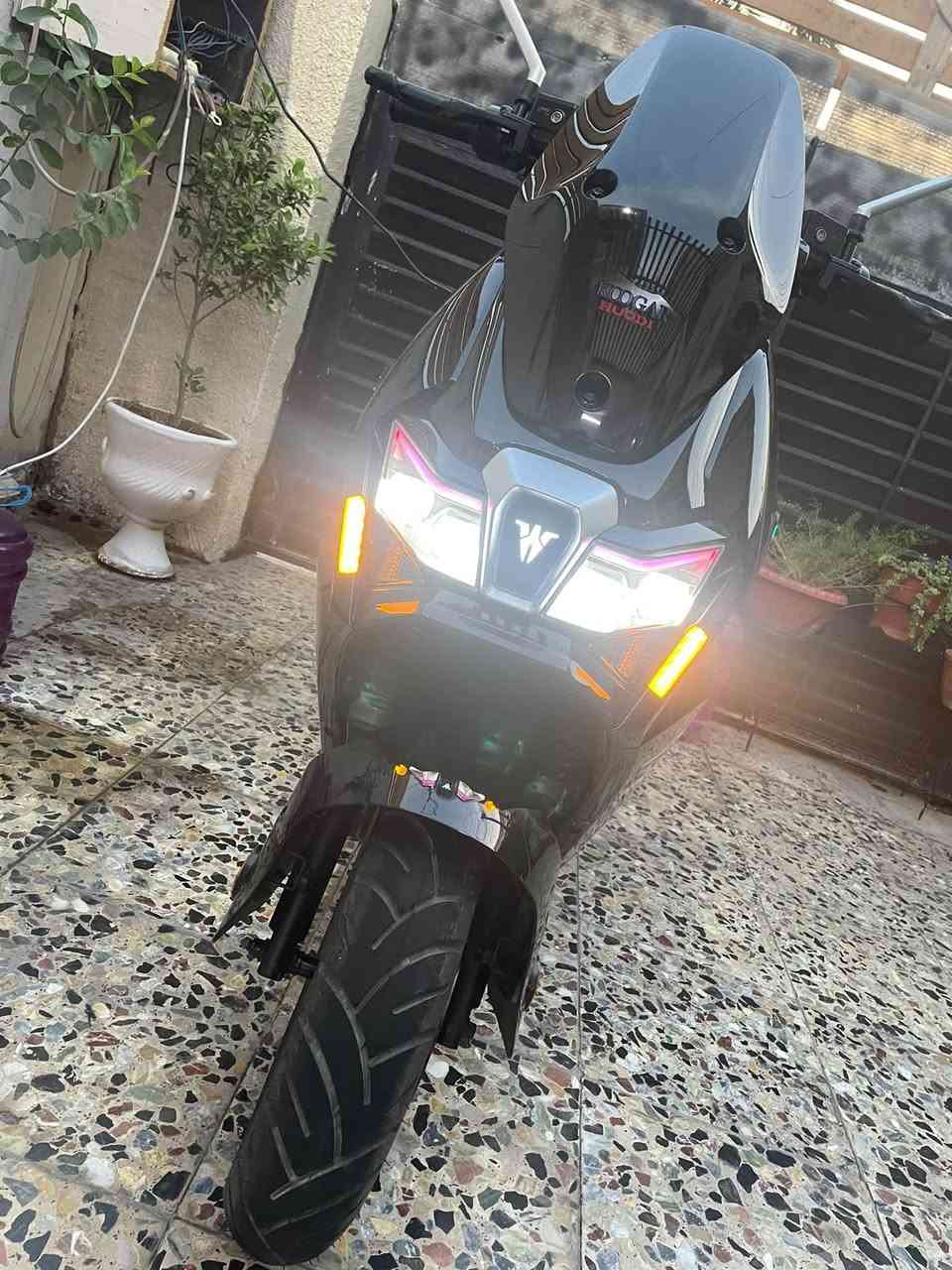 سوبر إبيو هودي • مستعملة ١٠ أيام • مدى ٧٠-٨٠ كم