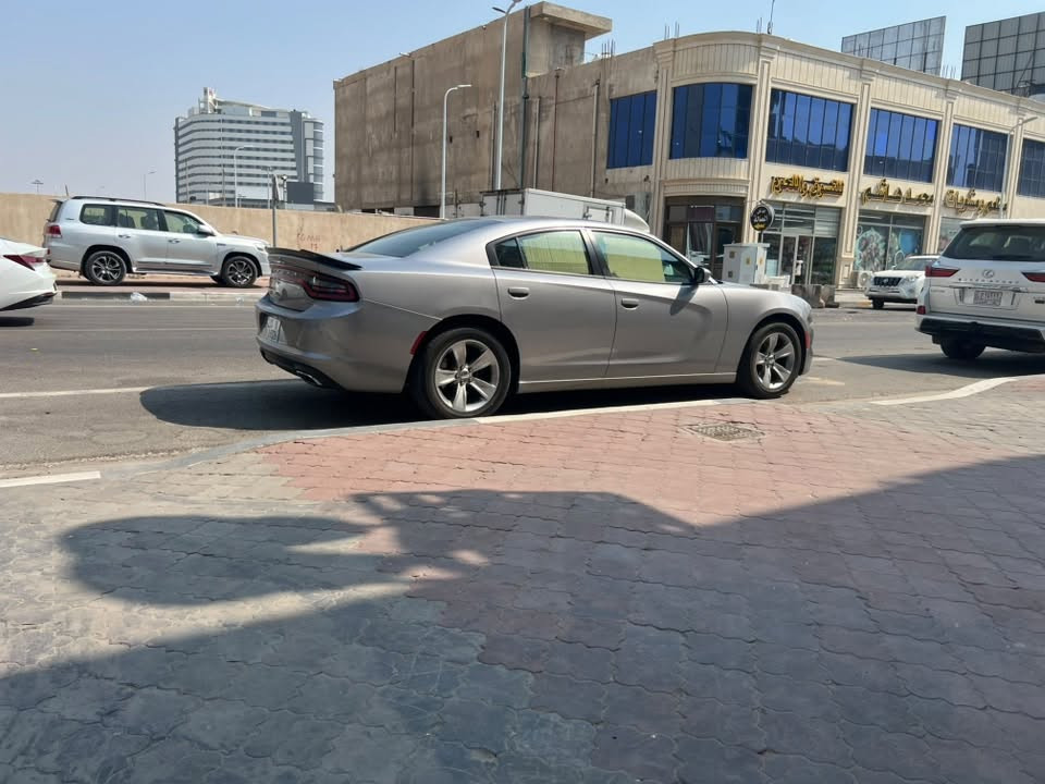 السلام عليكم  ….
جارجر 18 خليجي sxt وكالـة ليث العبيدي   كفاله عامه السونار موجود  ماشيه 47 ميل ممشتغله خط جاهزه من كلشي رقم بغداد بسمي سنويه وارقام وهزه كله جديد والسياره على وضع الشركه.  السعر 225.   وبي مجال  للشراي. ***********.     اخوان كلشي ذاكره و السونار والصور كدامكم    مع تحياتي واحترامي للجميع على راسي واشرف بيكم احبتي.  ( العنوان / ذي قار / حي الشموخ )
