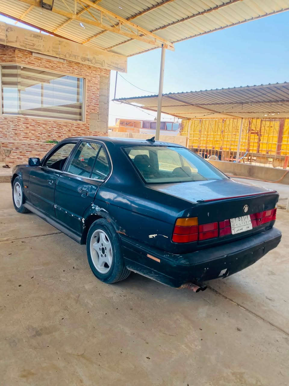 يالله .السلام عليكم 
للبيع .BMW موديل 93.حجم 535مكينه جديده 
رقم بغداد سنويه ل28..شرط التحويل .سيارة مال تعمير  
 السعر..  35$. وبييها مجال حك جيه وحياكم الله  
العنوان سامراء خط السريع .
للاتصال ***********

