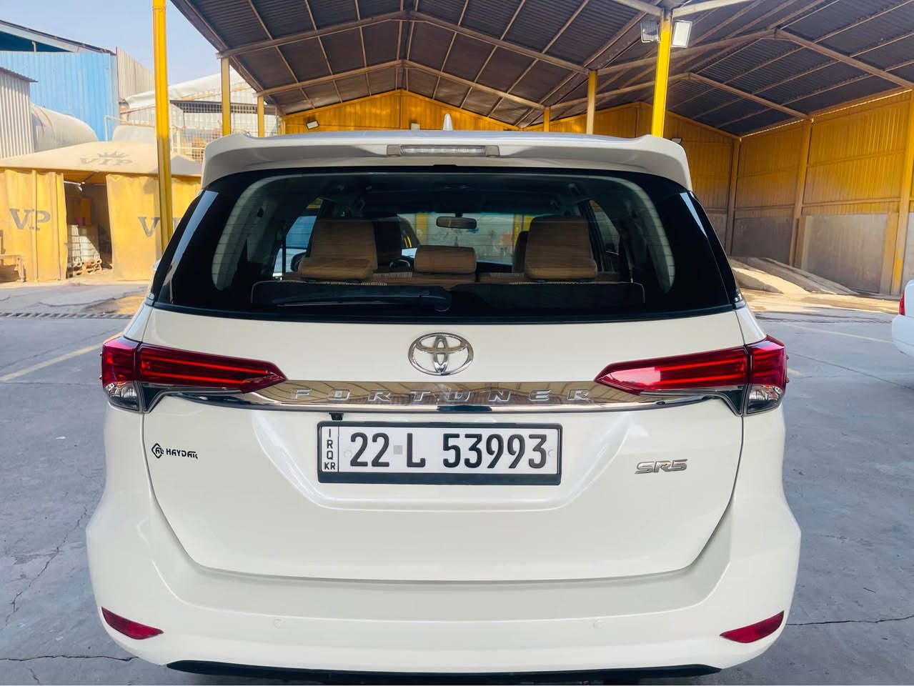 پۆستی فرۆشتن - Toyota Fortuner 2020

للبيع: Toyota Fortuner 2020 4x4
بۆ فرۆشتن: تۆیۆتا فورچنەر 2020 دیزڵ فور ویل 7 کورسی

---
المواصفات / تایبەتمەندییەکان:
الموديل: 2020 
المحرك: 2.8L Diesel - 201 حصان
الدفع: 4x4 + Difflock
القير: اوتوماتيك 6 سرعات
المقاعد: 7 مقاعد 3 صفوف - جلد
الممشى: [176 ] km
اللون الخارجي: [ صده في ]
اللون الداخلي: قيسي مشمشي
الحالة: فول مواصفات - رقم [اربيل ]

الميزات / تایبەتمەندی زیادە:
شاشة 8 انش + Apple CarPlay
كاميرا خلفية + حساسات
لايت LED + دبل لايت
تبريد قطعتين

باب سايق صبوغ ربع بنيد بدون حادث

السعر: [230 ورقه ] $ و مجال بسيط
العنوان: أربيل /
للاستفسار:***********

---

3 تێبینی بۆ زوو فرۆشتن:
وێنەی پاک دابنێ: 6 وێنە. دەرەوە 4 لا، ناوەوە، و مەسافەکە
ڕاستگۆبە لە مەسافە و صەبغ: کەڕی بە وێنە پیشان بدە
نرخ: ئەگەر پاکە و مەسافە کەمە دایبنێ 39000$ - 41000$ 

تۆ ئێستا چەند مەسافەی ڕۆیشتوە و چ ڕەنگە؟ 
من بۆت نرخێکی باشتر و وەسفێکی تەواوتریش دەنووسمەوە بەپێی حاڵەتەکەی 🚙 أربيل, العراق
