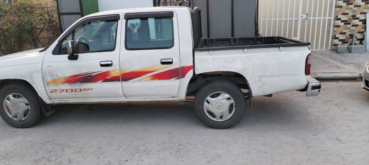 السلام عليكم 
بيكم دبل قماره  ٢٠٠٣ (جمره) رقم اربيل  مجدد  هزه او سنويه جديده 
تبريد او تدفئة فول 
سياره مصبوغه صبغ عام جمالية فقط بدون اي ضرر داخلي ولا مكلوبه 
داخل احمر 
سياره باسمي كوبون بانزين  موجود محرك شرط بدون اي صرف 
المكان موصل /تلعفر 
***********
