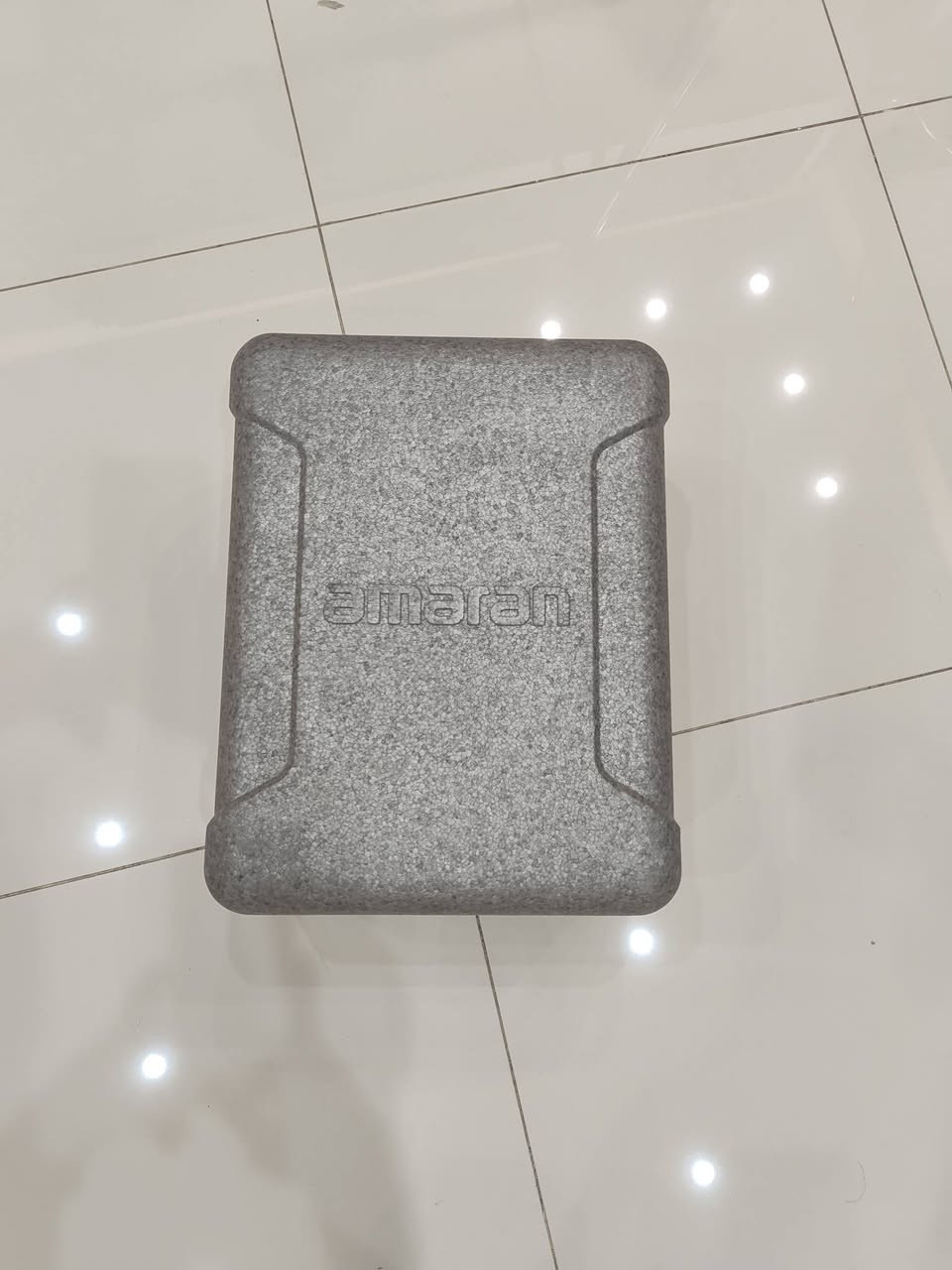 للبيع اضاءة اميران 150c amaran 
اضاءة RGB وباي كلر الغنية عن التعريف 
تحكم عن طريق تطبيق مع شاشة تحكم مدمجة 
كاملة ونظافة جداً عالية مثل تشوف بالصورة
السعر 300 الف بها مجال قليل

مكاني بغداد ***********

