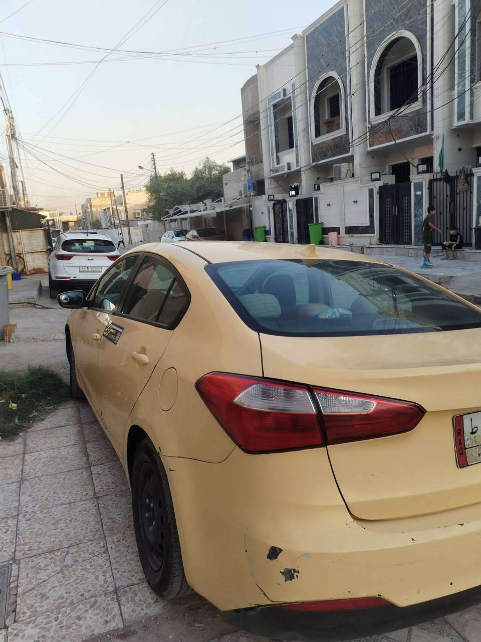كيا فورتي ٢٠١٤ أمريكي حادث الباب البرة الصدر
مشروع وطني كاملة مكينة نص عمر كير خير من الله تبريد صار سنتين بدلت منضومة كاملة يعني خير من الله  حولهة شغل وشتغل بيها واذا تريد ترتبها بكيفك ٧٨ وبيها مجال قليل  الغرامات هيئة اكيد كلها علية إذا شراي وعلى باب الله تعال وتدلل
***********
***********
ابو علي
@إشارة
