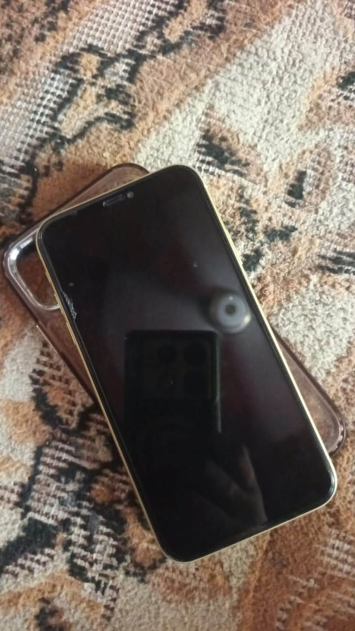 ‏جهاز iPhone 11 بطارية 100 شاشة اصلية مكان السماوة::***********
