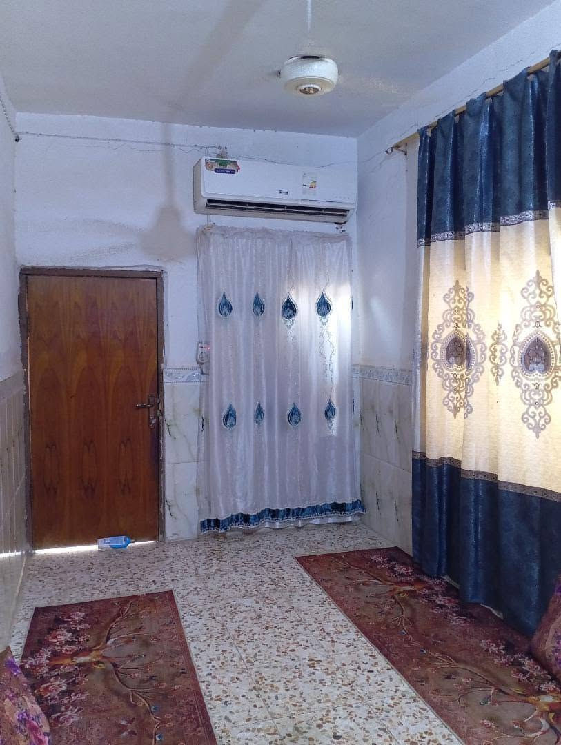 بيت بحي الرسالة قرب مدرسة بغداد طابق واحد طابو صرف سعره ٨٠ وبي مجال 
للاستفسار الاتصال بالرقم
***********

نص مكتوب في الصور:
- CAMON 30  23mm f/1.8 1/2016s ISO53