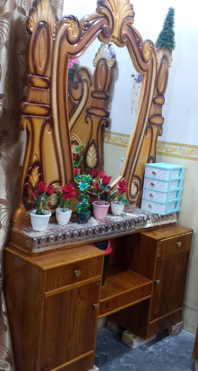 غرفه اخشاب كامله للبيع/للاستفسار/***********
