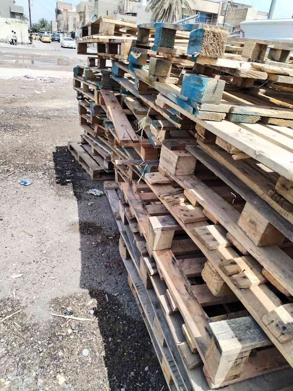سكيب خشب قياس 80/120 كمية كبيرة بي نظيف وبي تصليح ابيع شلع على 2500 نظيف وتصليح بيهن 500 قطعه *********** بغداد البياع حي الجهاد
