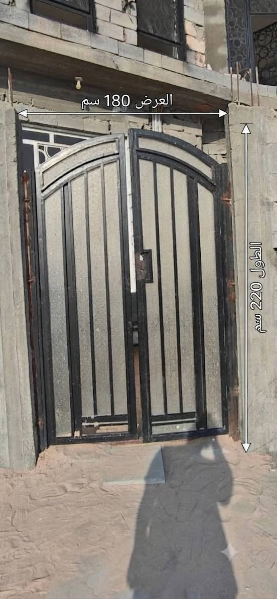 لعنوان البصره لزبير حي لصحفيين
بيبان خارجيات  طلاكتين  لعدد 2 
باب كلدور   كبير 1
شباك ديوان 1
شباك مال واجهه 1
لقياسات  مذكوره بل صور  ولبيبان والشبابيك  مستعمله لحديد كله ثكنس عالي. وشغل مضبوط
لستفسار  عل سعر خاص  رقم [***********]

نص مكتوب في الصور:
- الارتفاع الكلي 300 cm
- العرض الكلي 300 cm
- العرض 180 سم الطول 220 سم
- العرض: 280 سم الطول: 240 سم
- 160 سم 90 سم
- الطول: 250 سم
- العرض: 200 سم