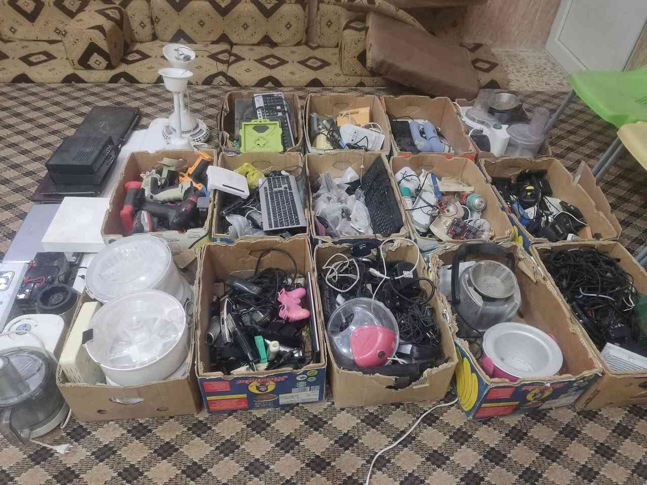 اغراض للبيع السعر 200الف مكرمه شارع الطاقه ***********
