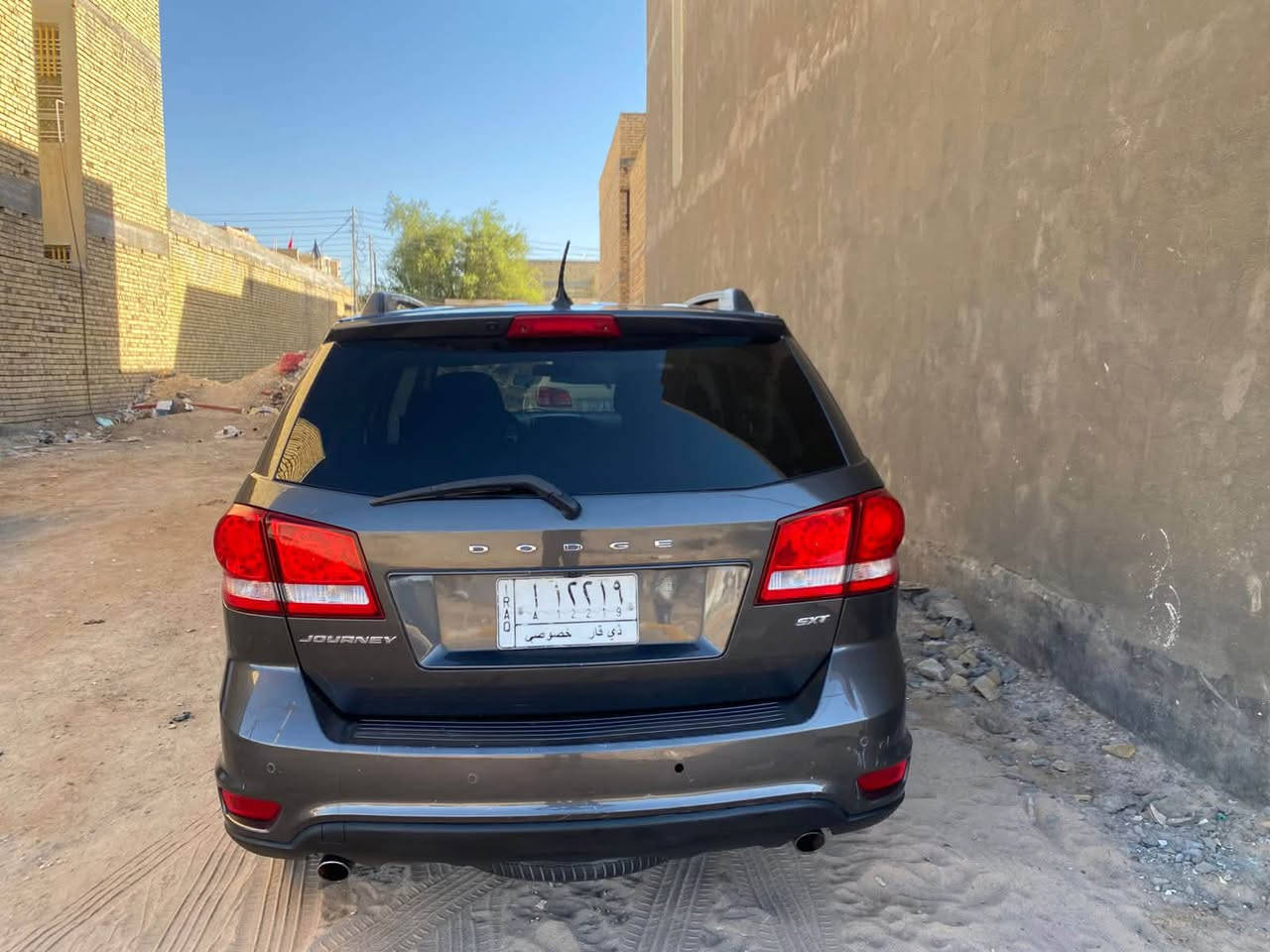 دوج جورني موديل 2018 رقم ذي قار حره تحويل ثاني يوم بيه جاملغات الماميه تبديل فقط الباقي مكفول مواصفات اس سكس تي  شاشه كامره تحكم ستيرن جهتين 6سلندر 7راكب 3قطع تبريد و مكينه و كير مكفولات طخم تايرات سياره بعد احله من الصور مكان ناصريه ات عله رقم ***********
