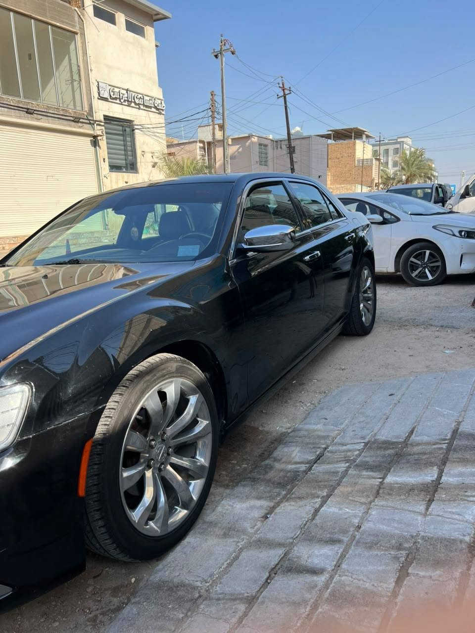 السلام عليك
c300
موديل  2020
وارد امريكي مرفق صور الحادث 
سياره استخدام شخصي وع ايد وحده 
صيانه كامله وجاهزه من تخم تأير وتبريد وحدادية 
رقم بغداد باسمي مداور ثاني يوم 
السعر المطلوب 205 
للاستفسار الاتصال ع *********** 
مكان سياره النجف
