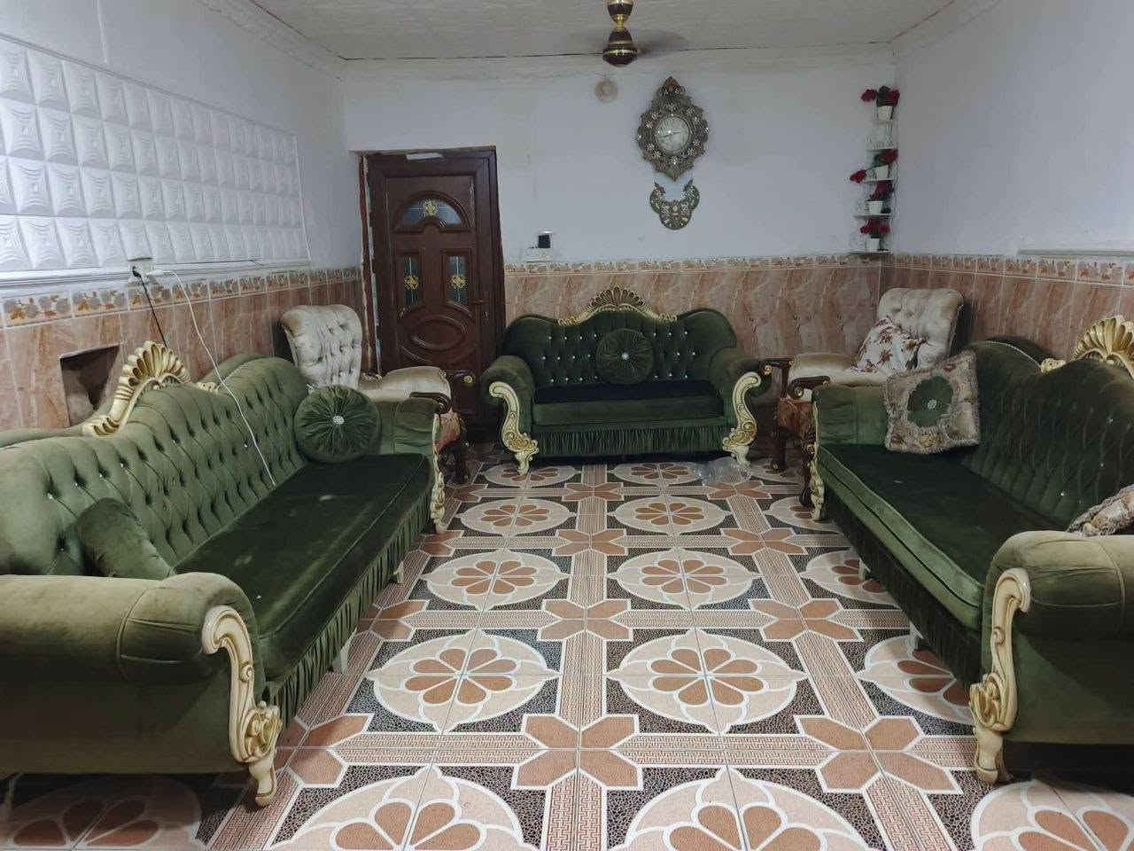 تخم للبيع سعره ٣٥٠ أو بي مجال ***********
