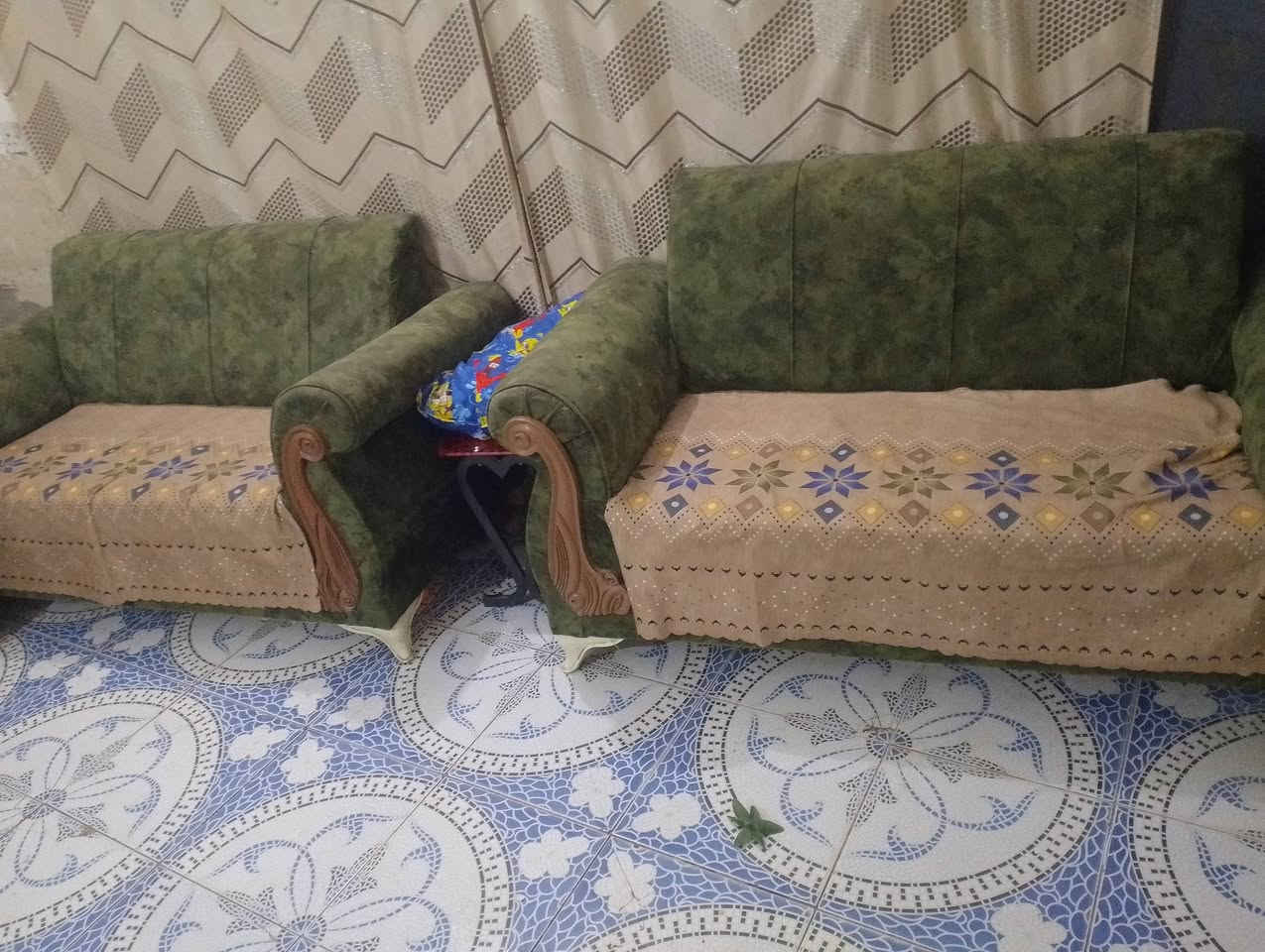 قنفات ام 3نفرات اربع مقاعد ب200
