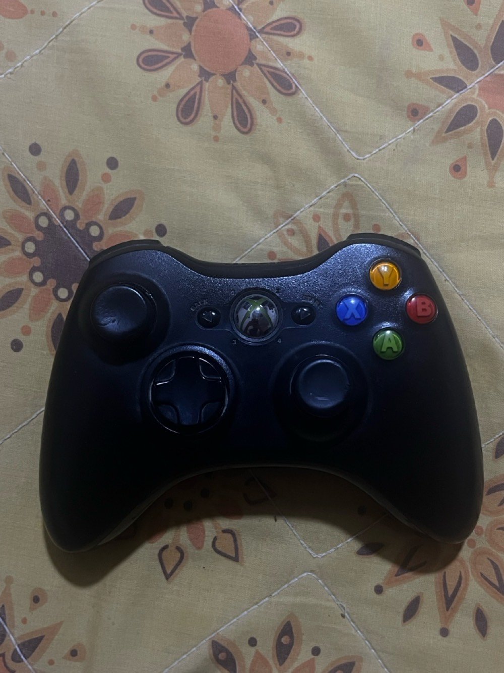 xbox 360 super  slim للبيع
الملحقات: 
-يدتين نظيفات  
-٨ اقراص 
-٤ بطاريات مال يدات ويا (وحدة من عدهم شحن من دون الكيبل)
-يدة ثالثة واير انطيها فحم 
-يدة والمحولة والجهاز بلاديات ممفتوحات
-التوصيل مجاني
-السعر ١٢٥ الف قفل 
-تفاصيل الجهاز وفحصه كدامك اشوفك بالخاص 
الالعاب : 
Assassin creed rogue
Bf4
Blur
Bully
Cod4
Black ops 1
Black ops 2 
Black ops 3
Captain America 
Cod world at war 
Crash mind over mutant 
Dishonored
Fifa 19
Fifa street 
Homefront
Just cause 2
Minecraft 
Mw3
Mortal kombat 
Pes 2016
Pes 2021
Pes 2006
Rdr 1
Resident evil 6
Rise of tomb rider
SB: robotic revenge 
Spongebob heropants
Spongebob truth-sq
Tekkan tag 2
Tom and jerry
Tomb rider 
Yu gi oh 5d’s