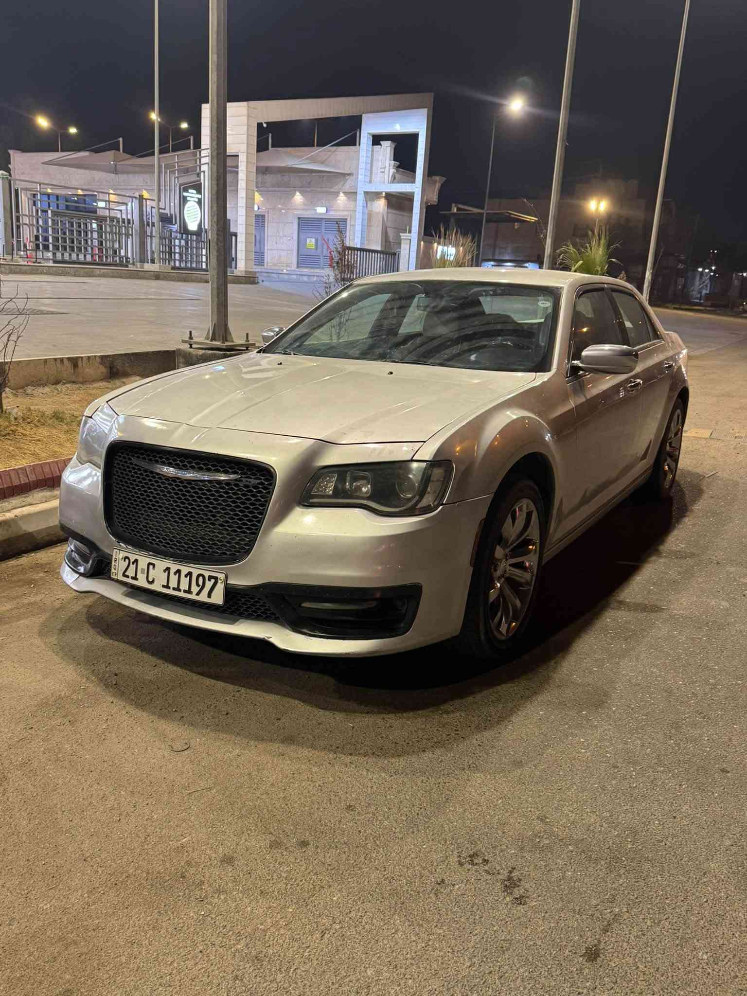السلام عليكم
‏للبيع فقط
للاستفسار: *********** 
#السعر : 130 
اوباما 2012
C300
صدر جديد 
تخم تاير جديد 
ويل 17 حالياً اليوم بدلته 
تو ويل 
مكينه 3.6
كير طياره 
كير مكينه مكفولات 
تخم بلكات جدد تخم مجاول جدد 
بيهه صبغ بنيد وجامرلغ وباب السكن والي وراه يعني أربع قطع والسونار مرفق ب المنشور 
رقم سليمانية سنوية ورقم جدد وهزه جديده تريد تحويل تريد وكالة .

مكان السياره ديالى /بعقوبه
