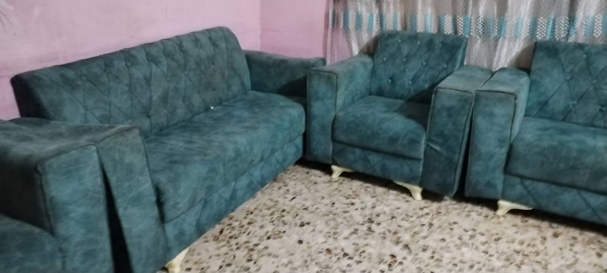 السلام عليكم
تخم مستخدم للبيع سعره 150 الف المكان بابل حي العسكري شارع 80
***********
