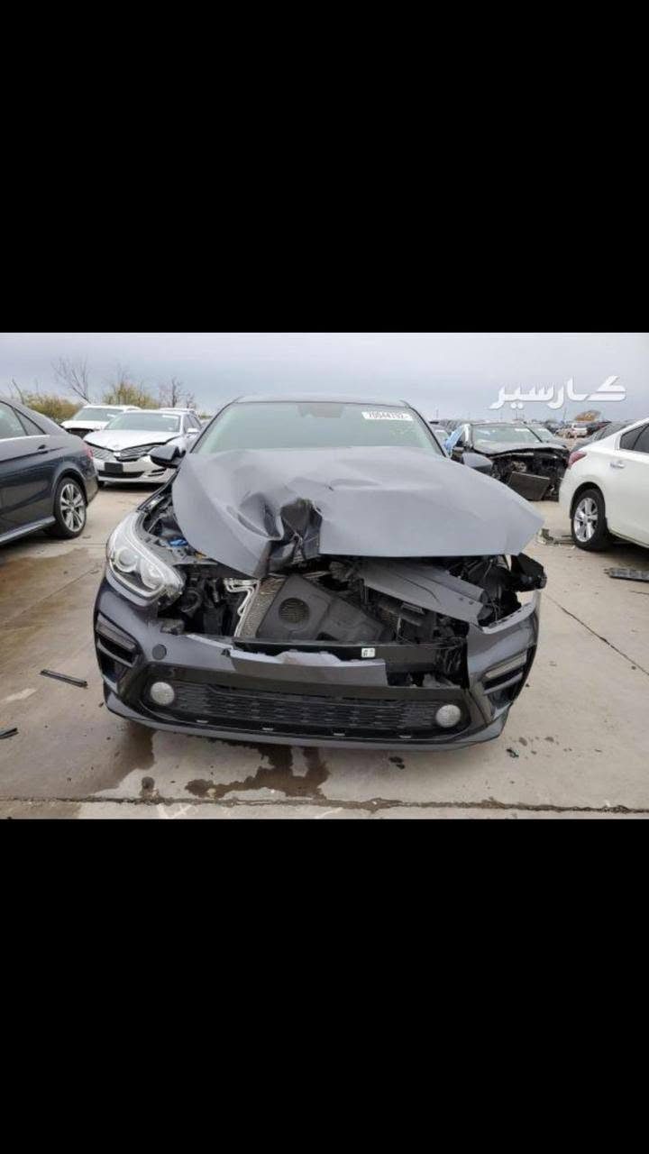 السلام  عليكم فورتي موديل 21 عميه بدون مواصفات وارد امريكي حادثه مثل ما موضع بالصور ممشاها  63 جاهزه مابيه أي نقص عارضها ١٢٨ وبيها مجال سنويه باسمي تحويل ثاني يوم للاستفسار ***********  غير متواجد علفيس مكاني بغداد حي العامل

نص مكتوب في الصور:
- كارسبير
- كارسير