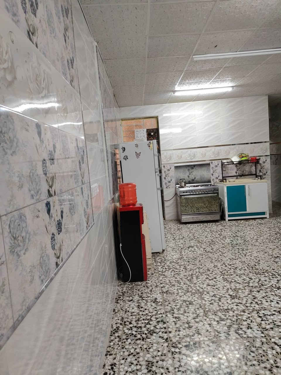 دار للبيع، 100 ، 5/20
بناء حديث، اساس متين، كهرباء نضاميه، ماء نضامي، سخان معزول، تانكي عدد ٢،
يتكون من طرمه وممر ومدخل للهول وحولي كبير وصحيات وترك وغرفه منام، 
الطابق الأرضي،،، كامل،، بناء طابوق
الطابق الأول  ،،، هيكل مصبوب وبي بيبان وشبابيك حديد،، بناء بلوك غرفه عدد ٢  وحمام وحولي
الزعفرانية / شارع الكهرباء، دور الشرطه الزراعي
رقم الهاتف ( *********** ) واتساب
