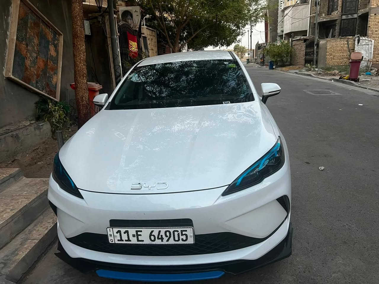 السلام عليكم 
BYD للبيع السياره مواصفاتها معروفه مو فول السياره خير من الله تبريدها بعز صيف ثلج السياره مكفوله من كلشي  الي يحب يستفسر *********** السعر 19/200
