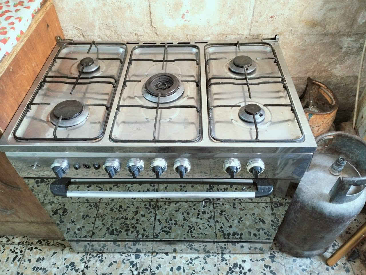 بلازمات عدد 2/ سامسونج حجم 43 / سمارت حجم 50 / صنع 25 ثنينهن انترنت
سعر السامسونج 250 الف

سعر السمارت 300 الف

___________________________________________

مبردات عدد 2 

طباخ فريش مصري كله شغال فرن وكامل 

____________________________

مكيفات عدد  / 2 

نوع جبسون  / شانون / نضافه 90% تدفئه تبريد/ ستخدام 4 أشهر 

اسعارهن ثنيهن علا 250 

_________________________________________

ثلاجة نوع كونكورد / سعر 100 الف

مجمده نضافه 80% / سعر 250 الف 

___________________________

برميل مي ارو جديد / سعر 20 الف 

 صحن ستلايت كامل جديد / سعر 10 الف 

_____________________________

التواصل علا رقم الهاتف/ ‏‪***********‬‏
