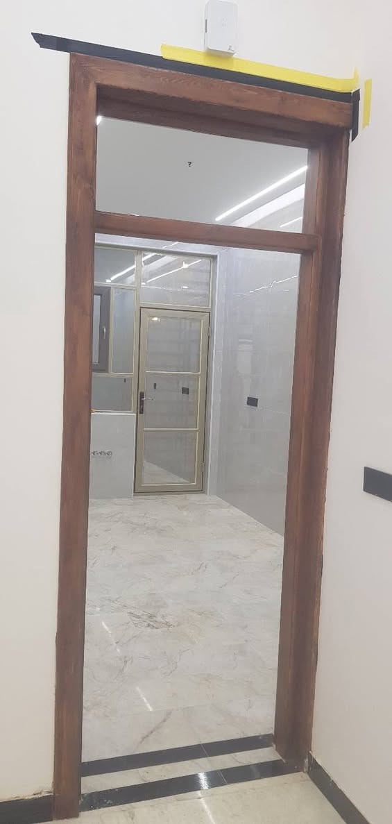 بيت ١٢٥متر قطاع ٣١شارع ٣٠متر شارع النخيل البيت طابقين ٣ غرف نوم وصالة واستقبال ومطبخ وصحيات البيت درجة أولى كامل المواصفات وفارغ السعر ٢٥٠مليون مع المجال للاستفسار مكتب سيد هاشم الذبحاوي النجف الاشرف الكوفة حي ميسان ركن شارع البوريات ***********واتساب نستقبل جميع العروض عرصات بيوت مشتملات راسلونا مع الصور على الواتساب اعلاه
