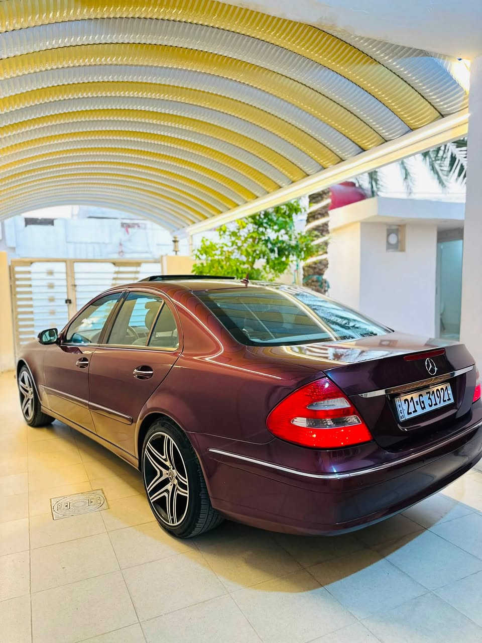 Mercedes-Benz E350 2007
-------------------------------------

#السعر : 125$ وبيه مجال بسيط

‏

#رقم الهاتف : ***********

#رقم السيارة : سليمانية 

#مكان السيارة : واسط/العزيزية 

-------------------------------------

سلام عليكم 

للبيع 

مرسيدس ام عيون W211 موديل 2007 E350 رقم سليمانية  وارد يابان مواصفات فول  افنكارد ماشية 152 الف لون مميز كرزي سيارة مصبوغة اثر جراد وصوره قبل صبغ موجودة 

تفاصيل السيارة 

1_ بصمة⁩

2_محرك  +كير  مكفولات ⁦⚔️⁩

3_تبريد 3 قطع خلفي منفصل  ❄️⁩

4_كروز سرعة🔒 

5_ كشنات جلد ⚔️⁩

6_مراية داخلية+جانبة عاكسة ⁦🔍

7_تحكم ستيرن ⁦⚔️⁩

8_ شاشة جبيرة  ⁦🖥️⁩

9_ تلفون 📞

10_تجاوي خلفية كهرباء ⁦⚔️⁩

11_حساسات امامية+خلفية ⁦⚔️⁩

12_ انارة ليلية داخلية⁦⚔️⁩

13 انارة ترحيب💡 خارجية  ⁦⚔️⁩

14_شاشة اعطال💬

15_كشنات كهرباء ذاكرة  ⁦⚔️⁩

16_لايت زنون بلادي 💡

17-بردة كهربائية 

18_ جام ازرق 

19_سستم صوت harmen kardon ⁦⚔️⁩ 

20_ويل 18 تو سايز 

21_هزة وفحص جدد           

22_صدر امامي خلفي جديد ⁦🛠️⁩

23_حساس مطر💦

24_سلايت 

25_سيدي جنجر 

 

-------------------------------------
