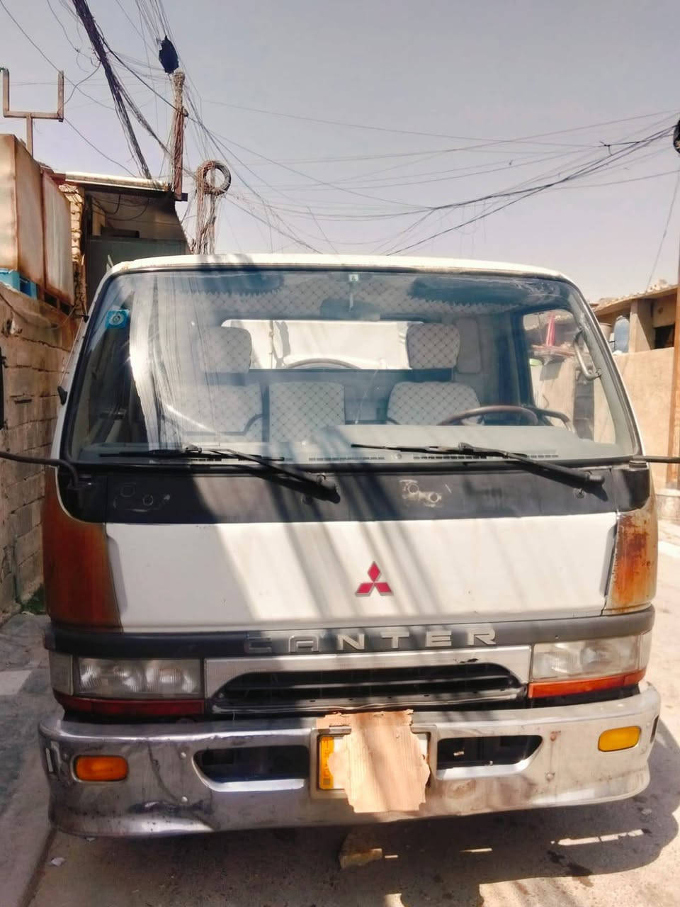 كنتر ١٩٩٢ سياره جديده بمعنى الكلمه 
كير ومكينه وصدر جدد 
تانكي ذرعات ٤٠٠٠لتر 
مجموعه سحب ودفع
العنوان بغداد 
***********
