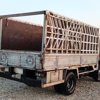 شاحنة • بدون تفاصيل