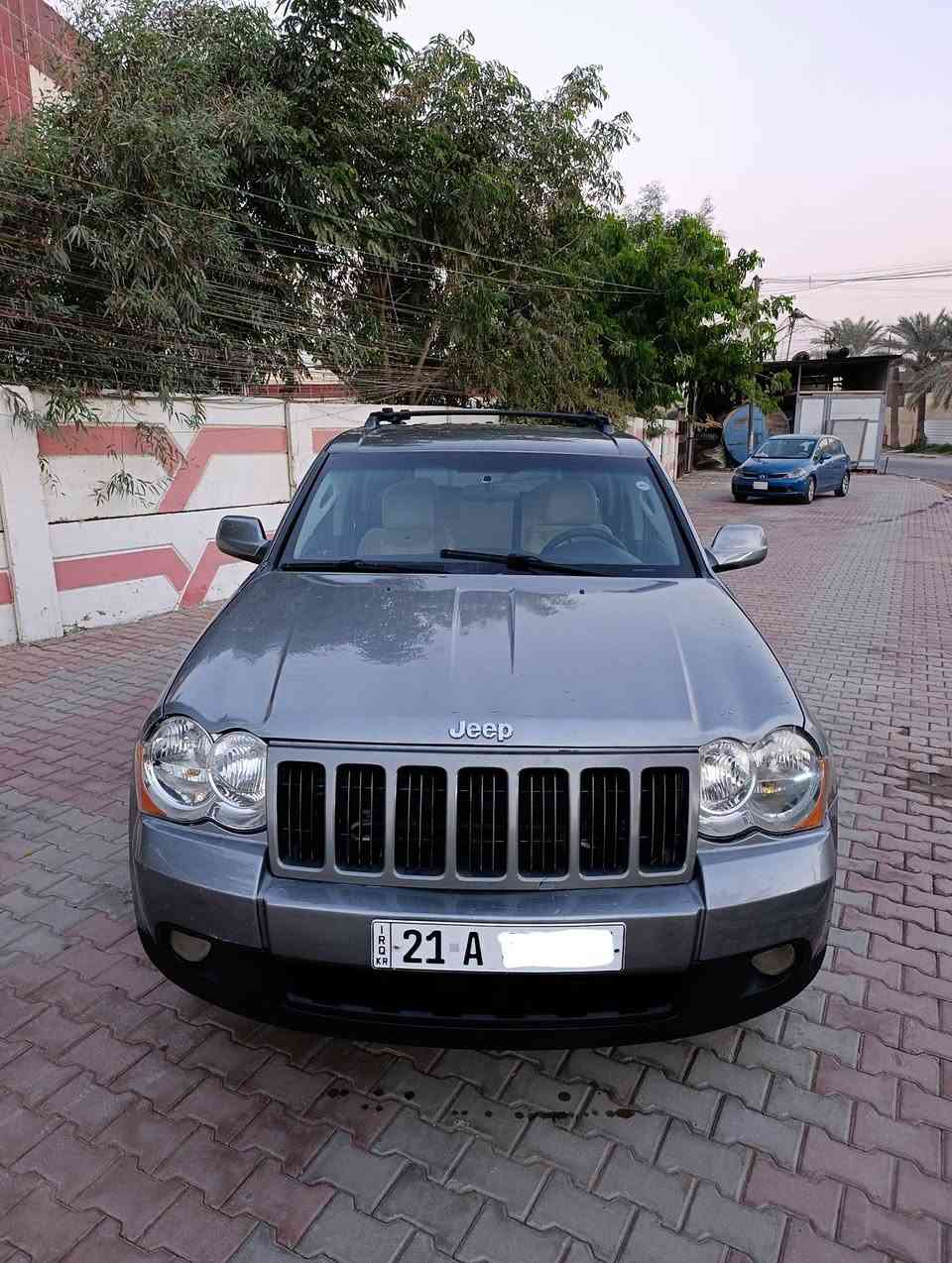 السلام وعليكم
جيب لاريدو 2008
سعر 83 وبيه مجال بسيط
هزه جديدة بيها دفتر بانزين ومحرك كير صدر تايرات تبريد كله شرط  
كامرة شاشه تحكمات ستيرن جهتين 
حزام صبغ بدون ضربه بدون دواخل
مكاني بغداد ***********
