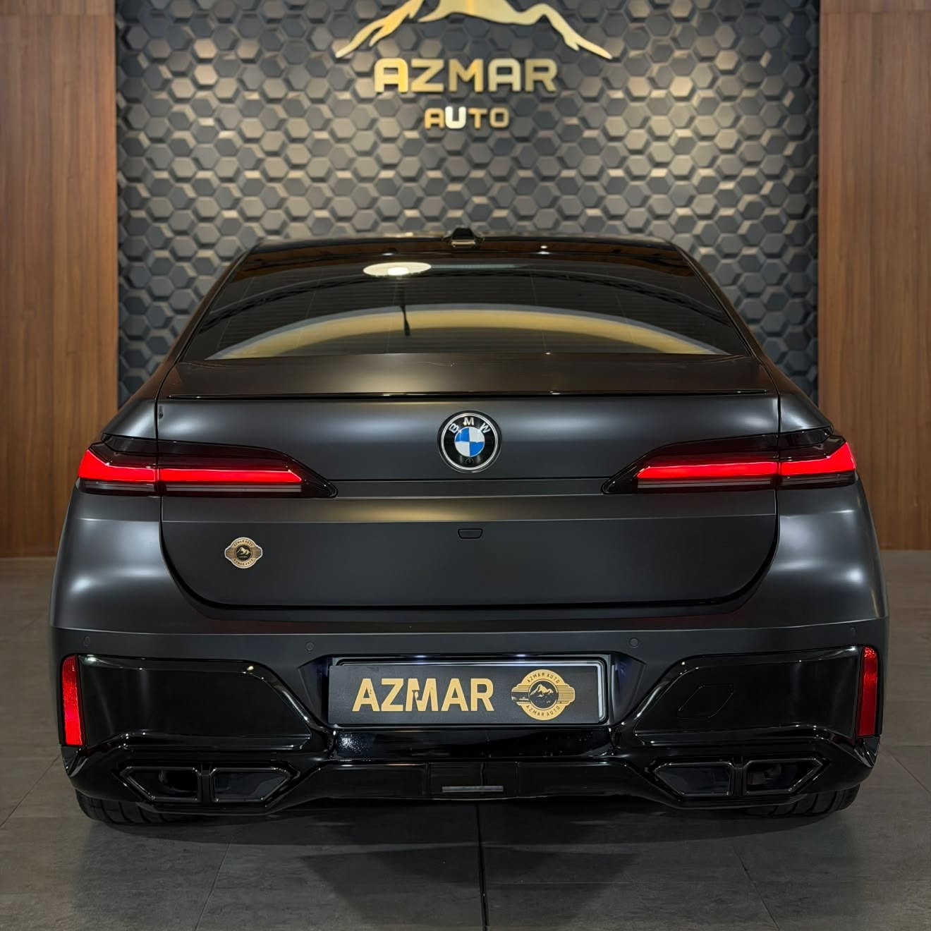 الكرستالة💎
BMW 760Xi (individual) مات بلادي
سعر: 730$ ورقة
موديل 2023
ماشية : 25 الف
طلب خاص اسود مات بلادي + تاير خلفي تفتر و فول 
مواصفات
سكف رولز (sky lounge)💎 و تاير خلفي تفتر و ناضور و ٥ كامرات و داتاشو و كشنات تدفئة و تبريد و مساج و شباك لد و انارات داخلية متعدد الالوان و سماعات bowers&wilikns و جكات تصعد و تنزل و بعد هواية مواصفات متنذكر

السيارة مرقم و جاهز و عليها كتاب تضليل ✅
السيارة وارد امريكي بيها جاملغ كلير بدون دواخل بدون ايرباك كير و محرك و كهربائيات كلها مكفولات

سعر: 730$ ورقة

للاستفسار : ***********
العنوان : السليمانية المعارض الجديدة شركة ازمر اوتو معرض رقم ٣٤
