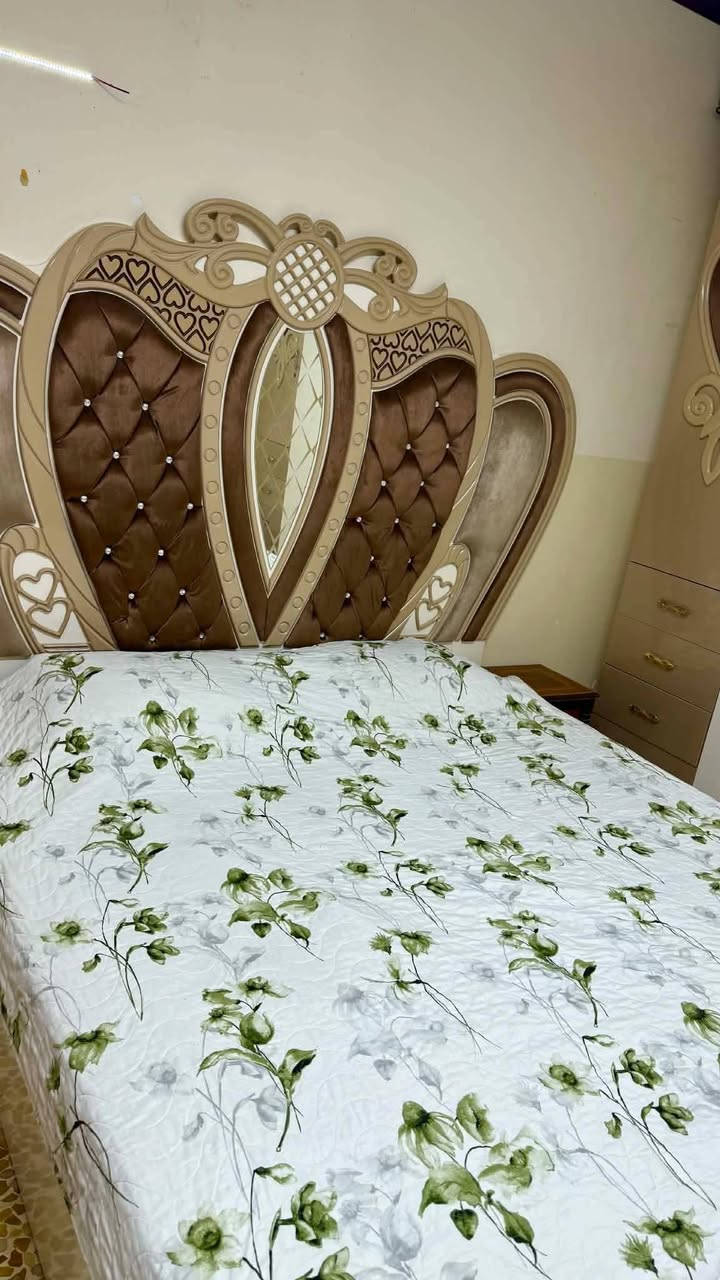 غرفه نوم تركي مستعمل حيل قليل ونظيف اتصال علرقم ***********

نص مكتوب في الصور:
- اقتصاص