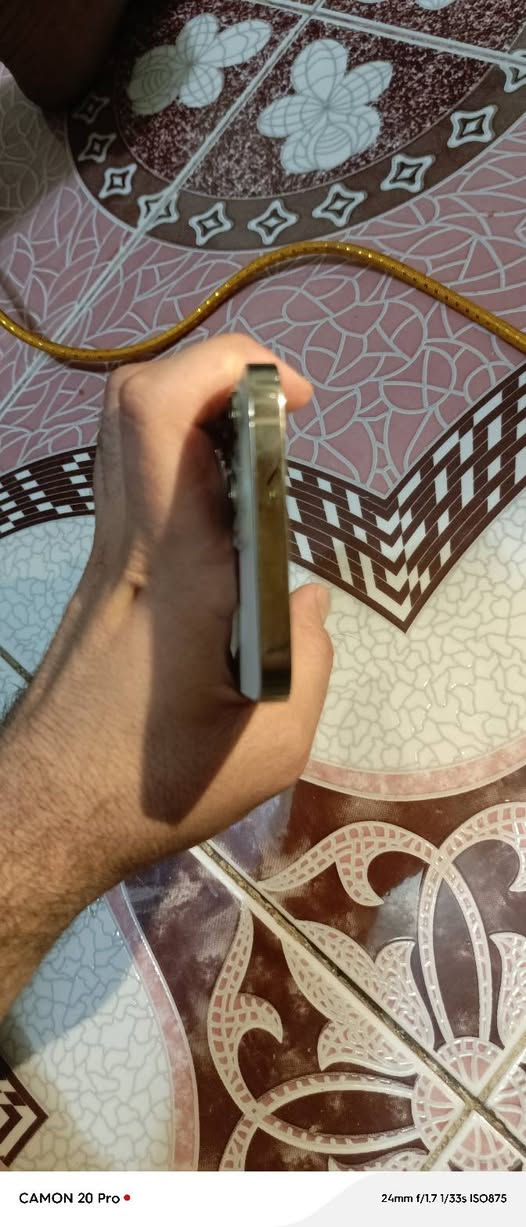 يا الله أيفون 13 برو ماكس اللون ذهبي 
ذاكرة 256
بطارية 88اصل بلادي
النموذج M 
جهاز عالفحص وشرط بالكارتون 
ضمان بي جهاز  في حال وجود فتح او تبديل او خدش     الجهاز كزازة  الشراي يتصل ***********
السعرررررررررررر.    775 الف مكاني ناصريه سوق الشيوخ
