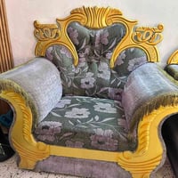 تخم للبيع ملكي عشره مقاعد عنوان بغداد : 07723193281