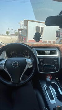 اخوان نيسان التيما موديل 2018 sv محدث sv plas  السيارة كلين حادثها بس ...