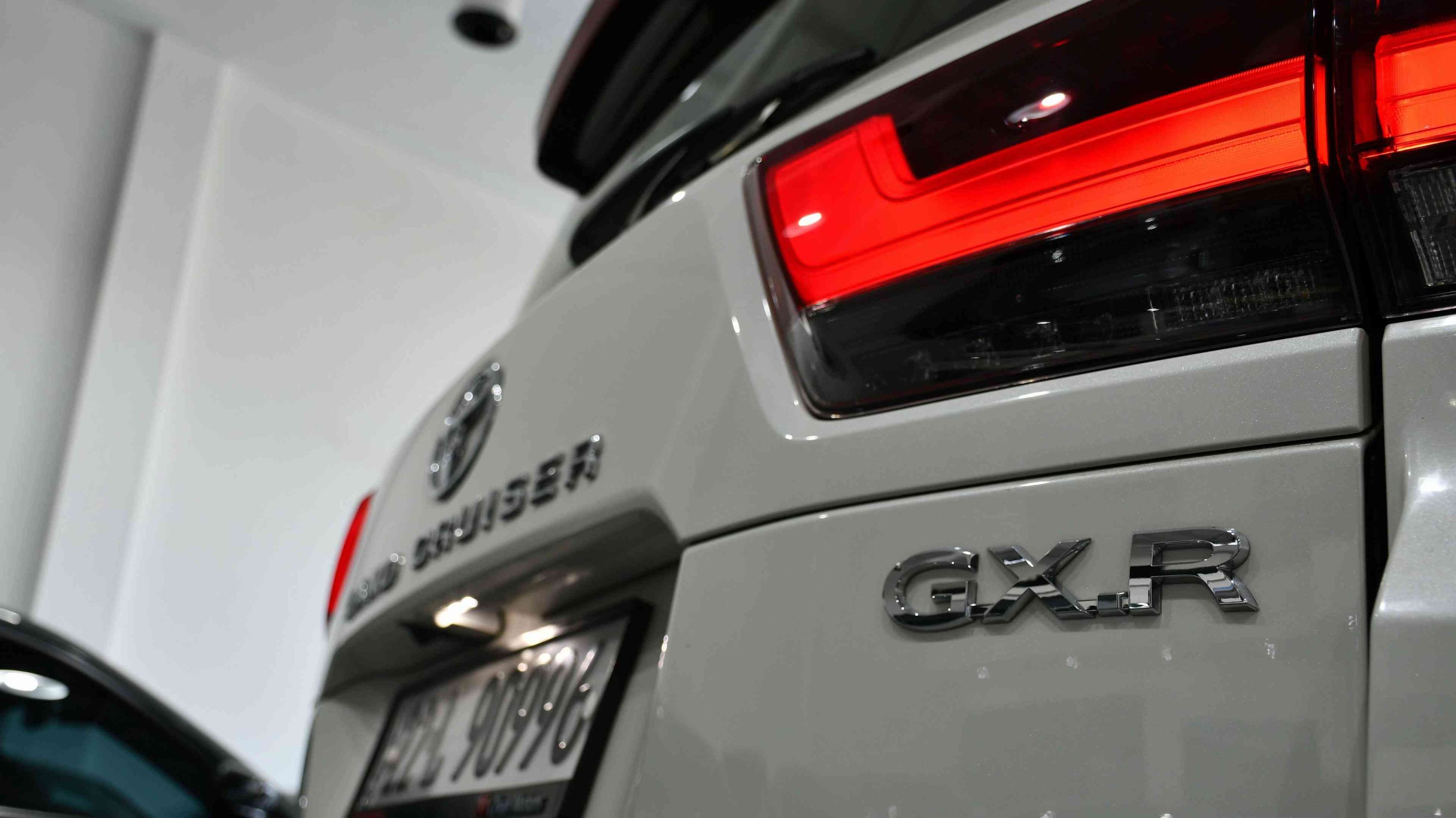 � للبيع | Toyota Land Cruiser GXR 2023 Twin Turbo لاندكروزر موديل 2023 وارد شركة جيهان – العراق 🇮🇶 فئة GXR Twin Turbo ✅ ضمان الشركة ✅ الممشى: 73,000 كم ✅ السيارة بحالة ممتازة 🔧 يوجد مكان صغير جداً تعديل PDR 💰 السعر: 618 ورقة 📞 للتواصل والاستفسار: ***********
