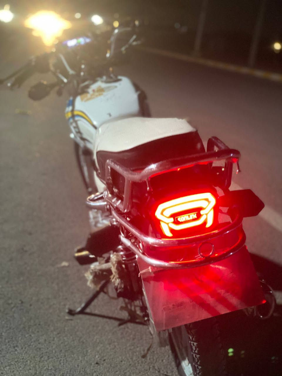 السلام عليكم للبيع مطور سيفان موديل 24مطور حلو أوراق كامله محراك ما مفتوح سعر 690وبي مجال رقم الهاتف *********** مكان الدرجه صلاح الدين الدجيل
