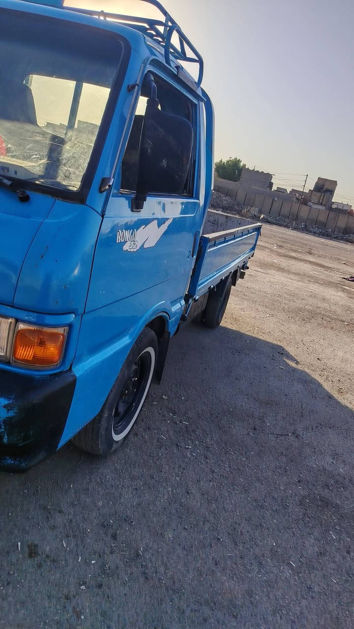 سلام عليكم ورحمة الله كية بنكو 96 بلادية تك 
مكلف بل نشر صاحب سيارة رقم الهاتف
***********
