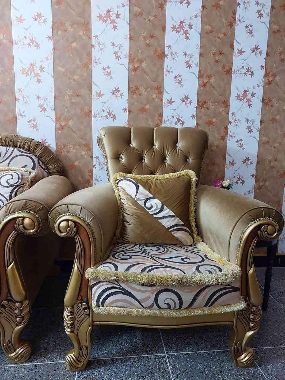 سلام عليكم
تخم عراقي لون بيجي ١٠ مقعد نظافتة مثل مواضح بالصور مع ٣ طبلات نفس الحجم سعر ٧٠٠ الف
والتخم الثاني لون جوزي تركي بي مخزن ٧ مقعد سعر ٥٠٠ الف
مكاني الرصافة ***********
