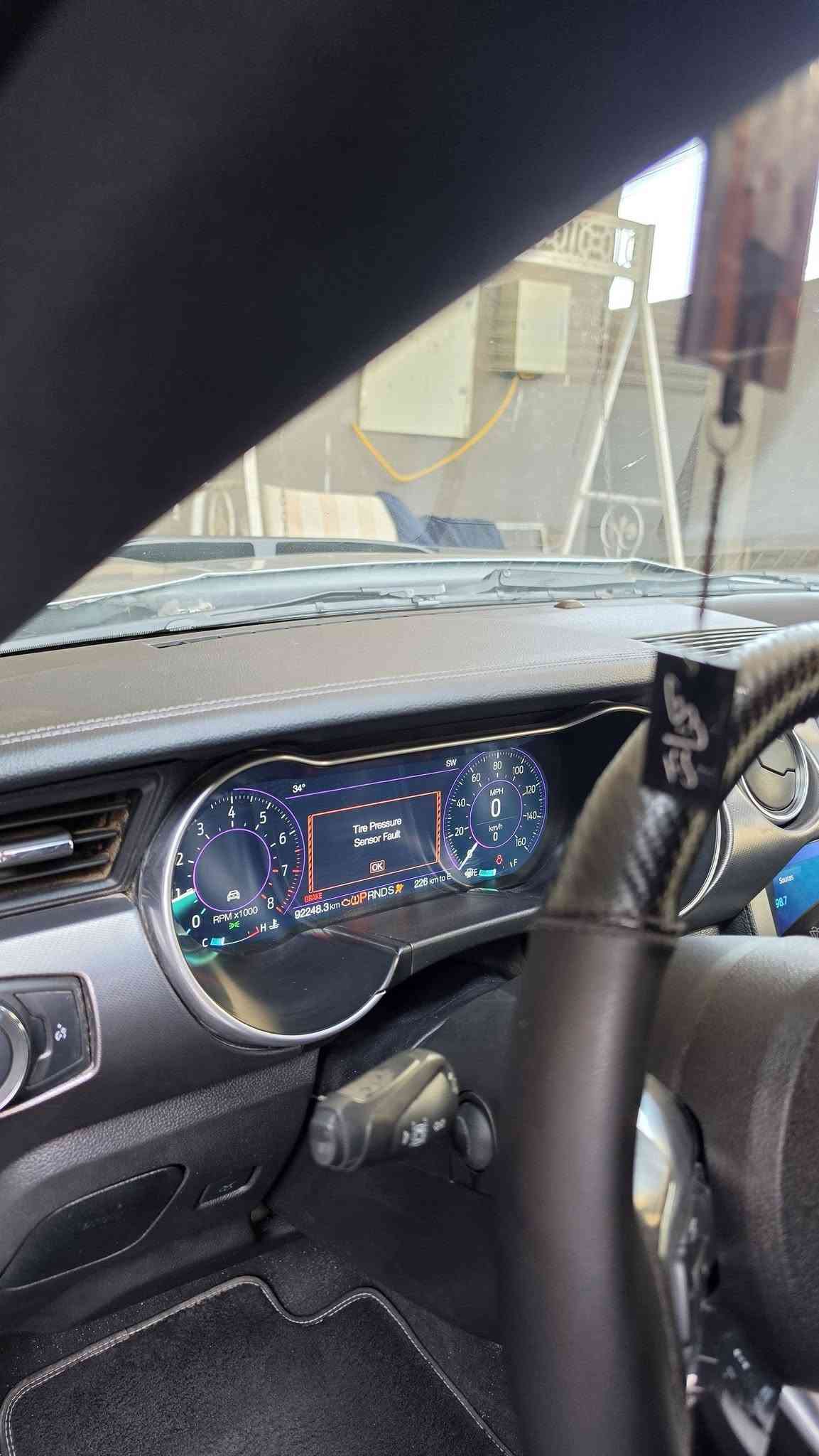� للبيع: Ford Mustang EcoBoost Premium
📍 الموقع البصرة التنومة    ***********

📅 الموديل: 2022

⚙️ المحرك: EcoBoost (اقتصادي + أداء قوي)

🔄 القير: أوتوماتيك  (10 نمر)

🎯 الفئة: Premium (أعلى مواصفات)

✨ المواصفات:

* شاشة كبيرة + نظام ملاحة

* كاميرا خلفية + حساسات

* مقاعد جلد كهربائية

* ❄️🔥 تدفئة وتبريد المقاعد

* 🎮 5 مودات قيادة (Sport / Normal / Track / Snow / Eco)

* 🛞 مودات ستيرن للتحكم بثقل وخفة المقود

* 🔑 تشغيل عن بعد

* تشغيل بصمة + دخول ذكي

* 💡 إنارة ترحيبية بالمرايات (Welcome Lights)

* إضاءة LED مميزة

* نظام صوتي فاخر

🛠️ الحالة:

* نظيفة جداً من الداخل والخارج

* بدون مشاكل ميكانيكية

* جاهزة للاستخدام مباشرة

💰 السعر 138 

حادث سياره موجود بالمنشور 
بيه ٣ قطع الامامية مصبوغه وبنيد مبدل  مال شيلبي وكلير بالباب العبري
